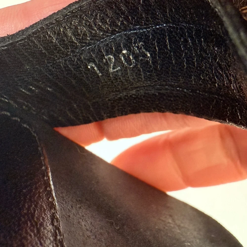 Christian Dior Y2K Black Leather Logo Plaque Kitten Heel Mules 39.5 Galliano Era - Picture 6 of 9